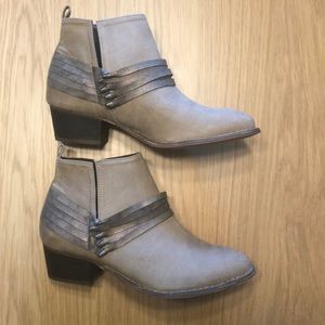 Hippie laundry slip on booties!